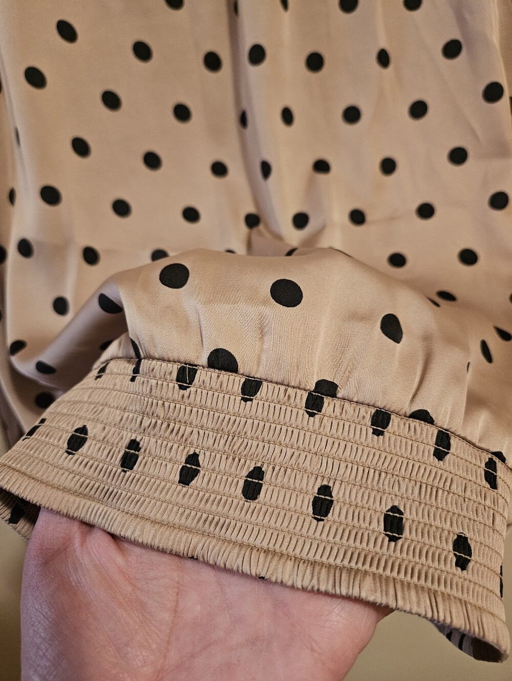 White House Black Market Beige/Tan & Black Polka Dot Lovely Ruffle Blouse, Sz 8 - Picture 6 of 16